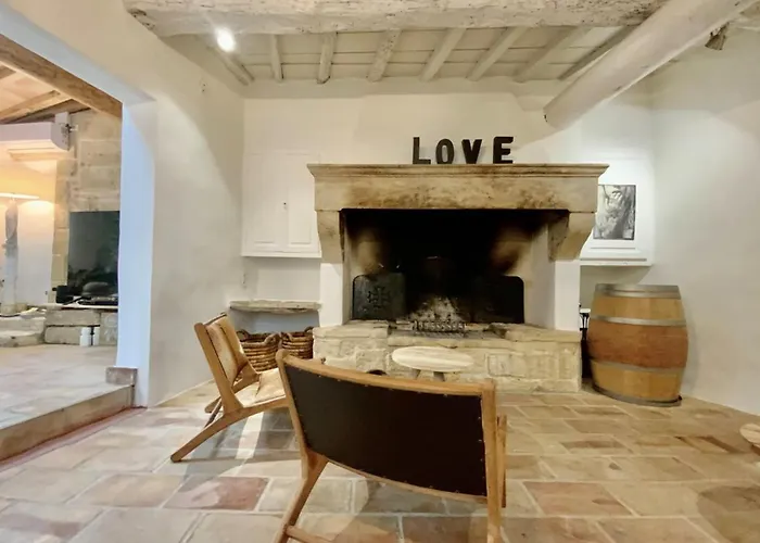 Casa Angel -bohemian With Swimming Pool And Air Conditioning! Вовер